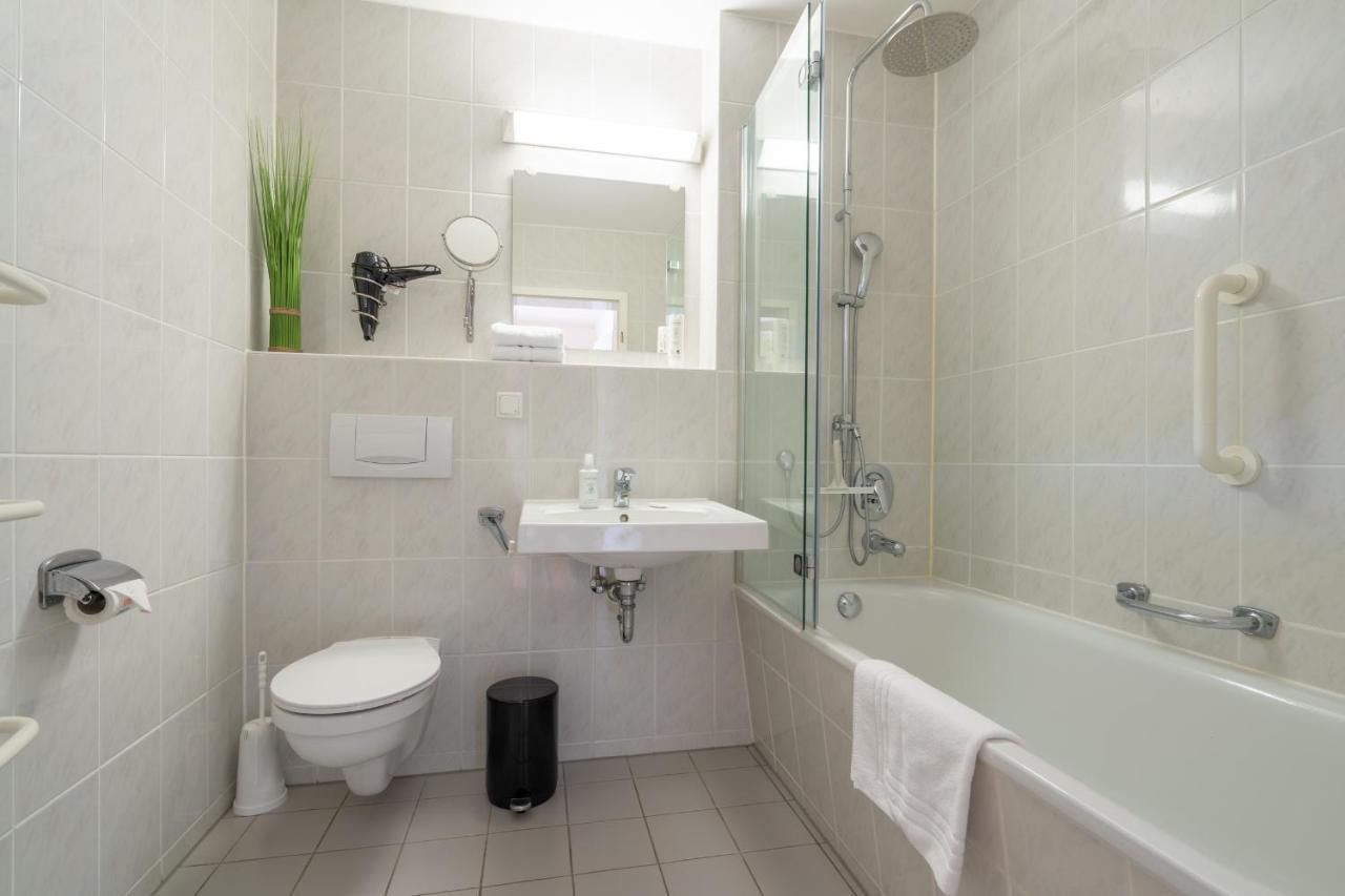 Feriendorf Rugana - Komfort Appartement Mit 1 Schlafzimmer Und Terrasse B47 Dranske Eksteriør billede
